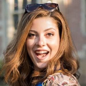 Meet your Posher, Marina